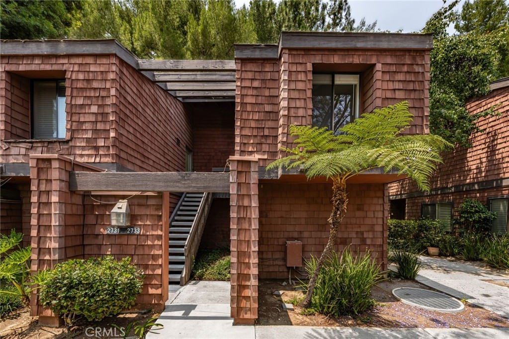2733 Pine Creek Circle