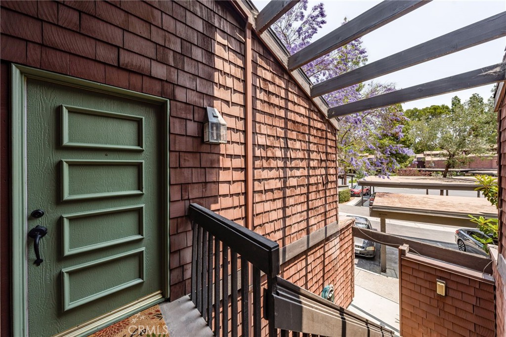 2733 Pine Creek Circle