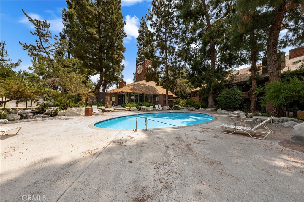 2733 Pine Creek Circle