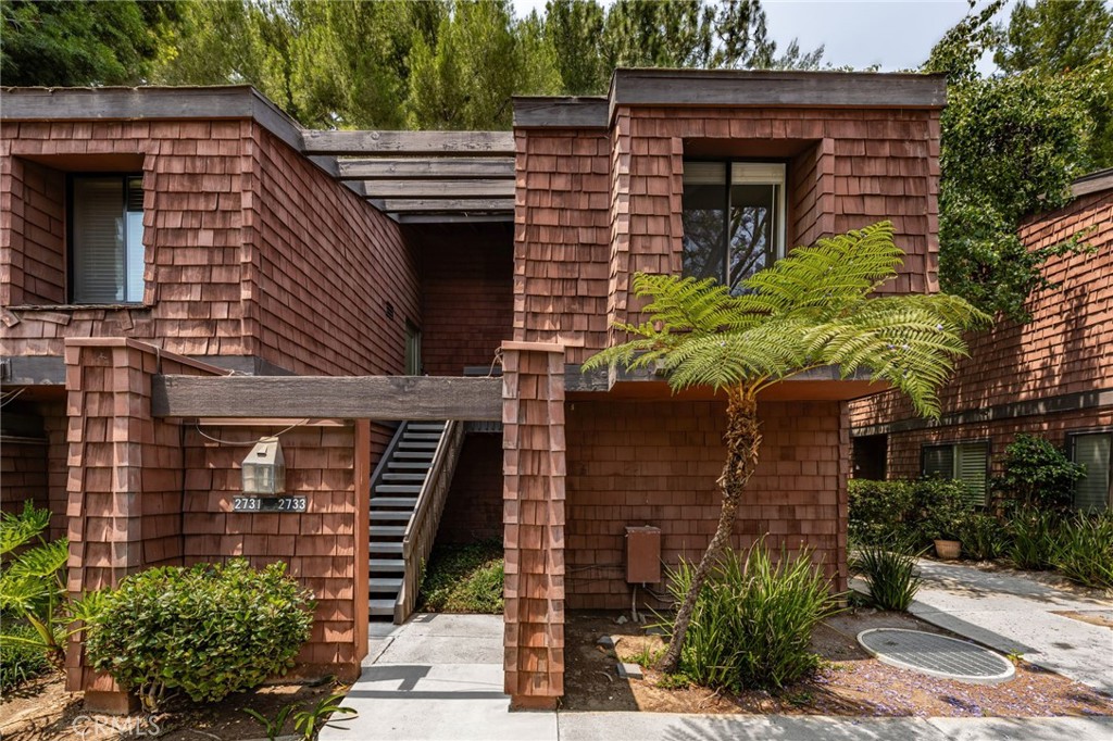 2733 Pine Creek Circle