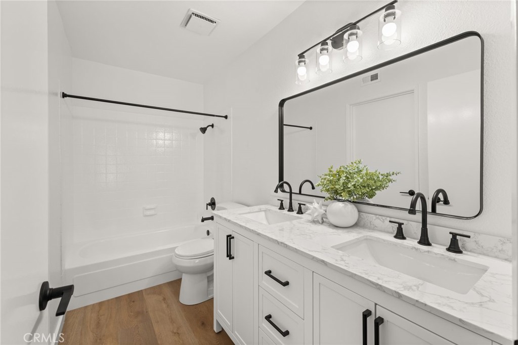 2733 Pine Creek Circle