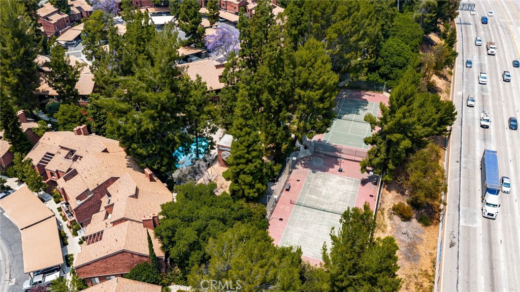 2733 Pine Creek Circle