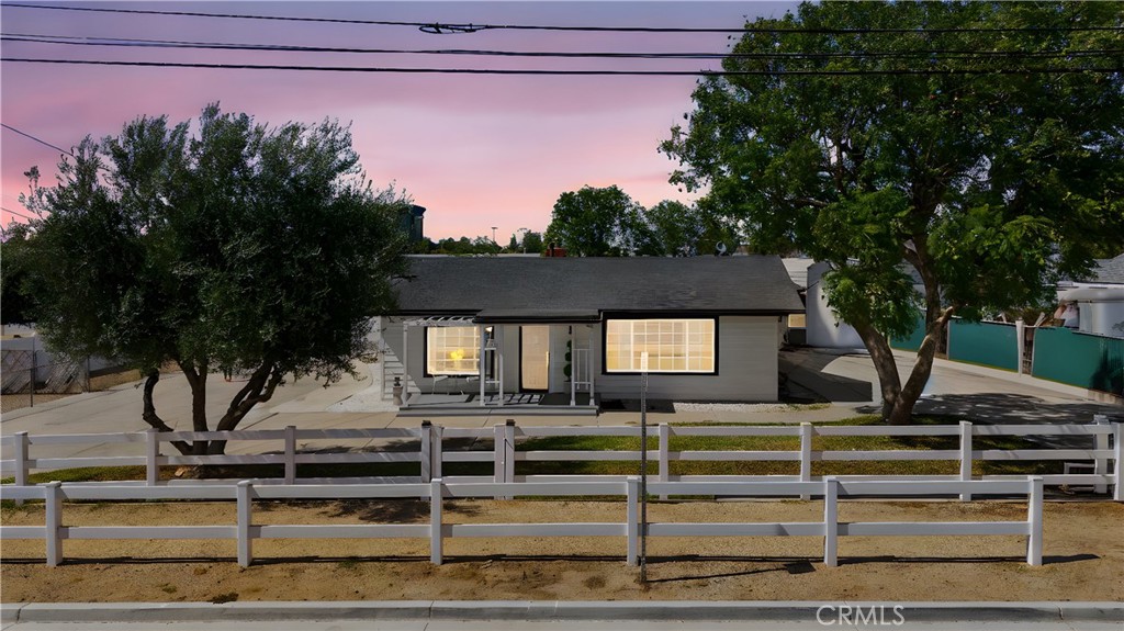 1049 2nd Street