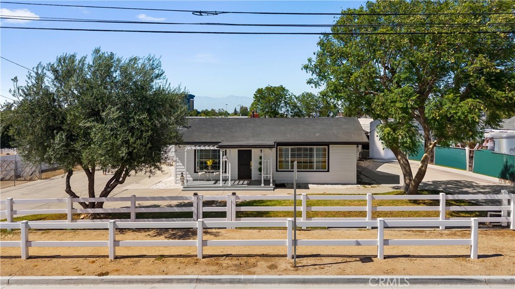 1049 2nd Street
