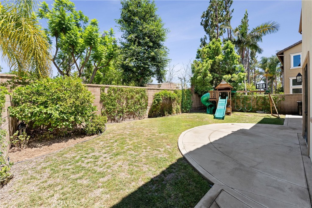 2580 Pearblossom Street