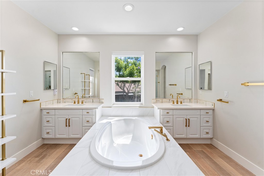 2580 Pearblossom Street