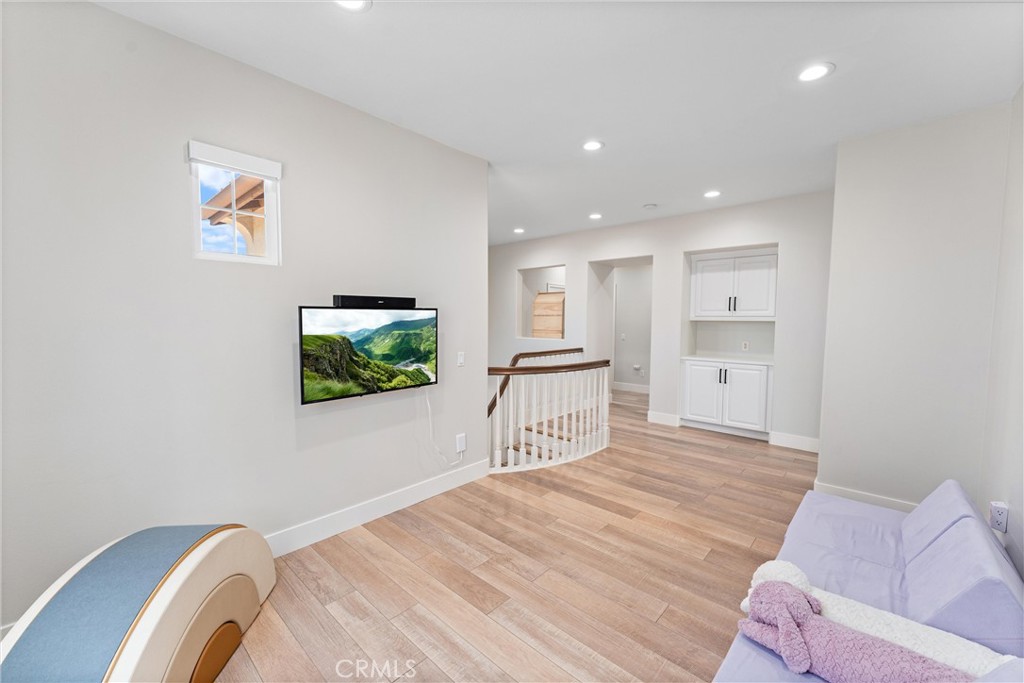 2580 Pearblossom Street