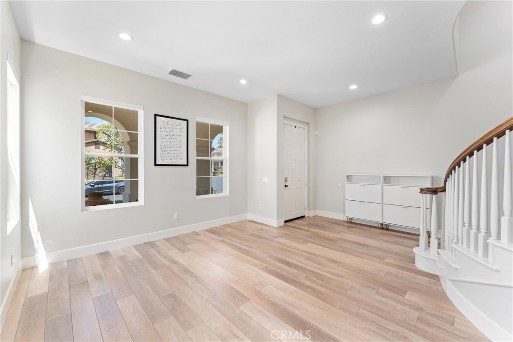 2580 Pearblossom Street