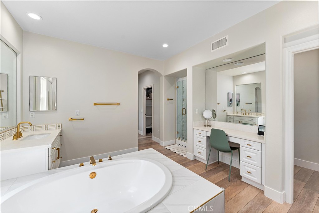 2580 Pearblossom Street