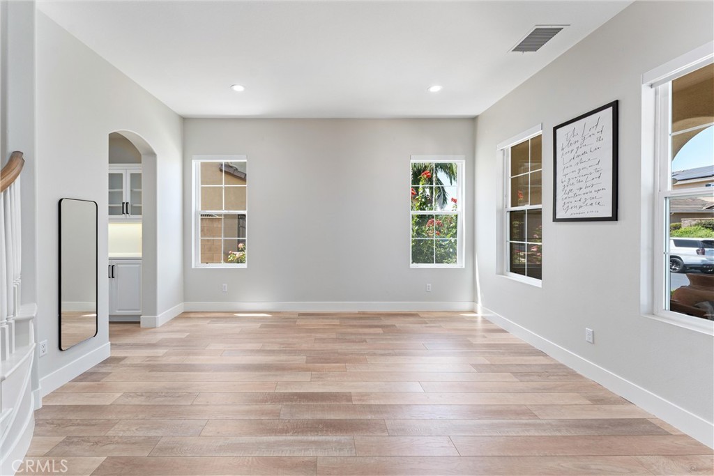 2580 Pearblossom Street