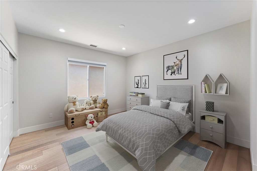 2580 Pearblossom Street