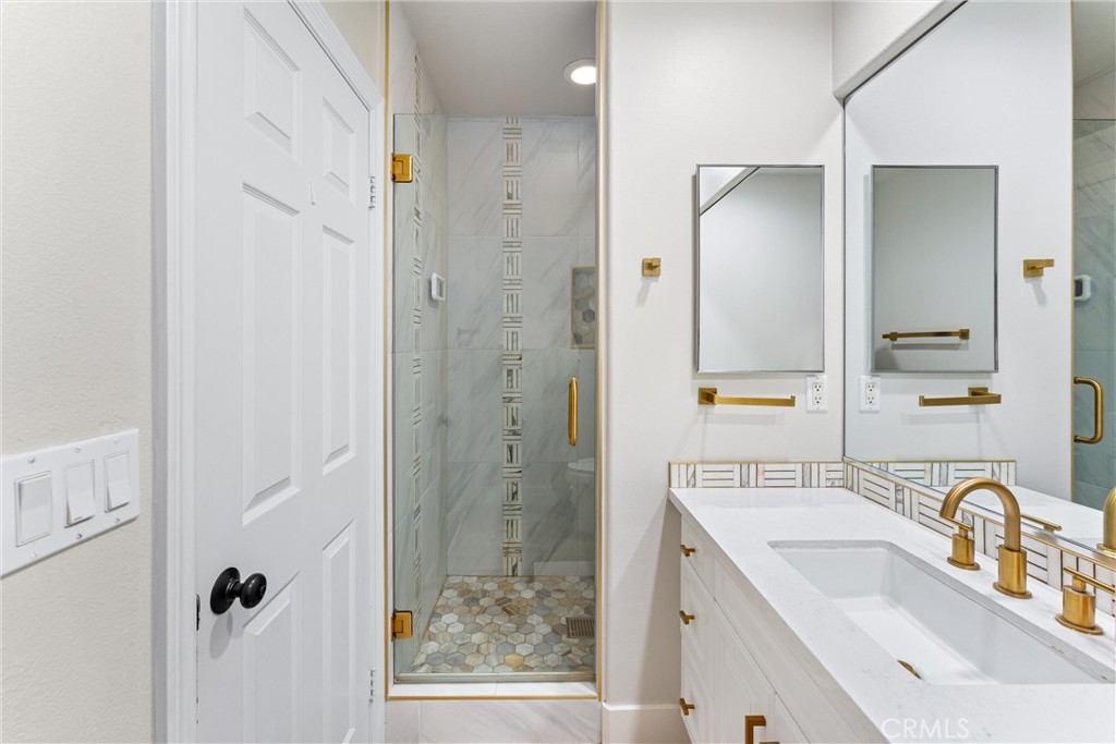 2580 Pearblossom Street