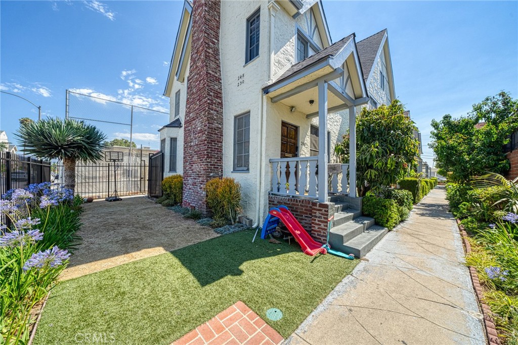 248 S Hobart