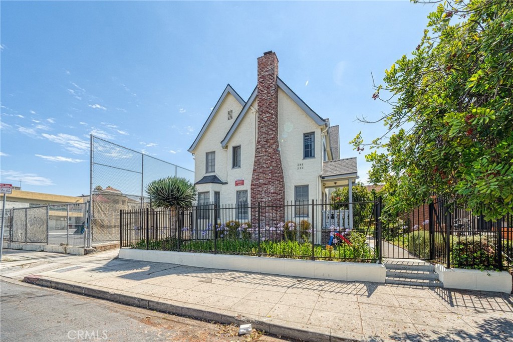 248 S Hobart