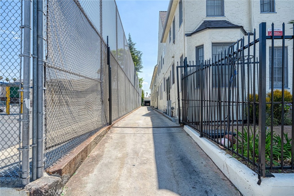 248 S Hobart