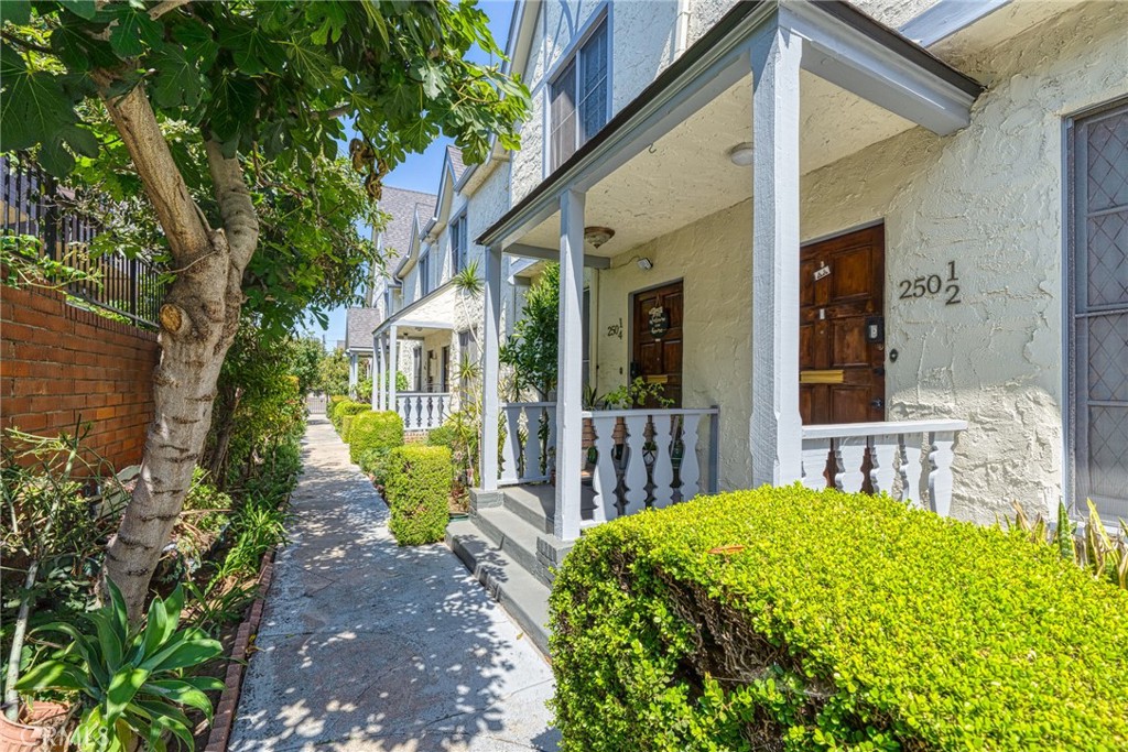 248 S Hobart