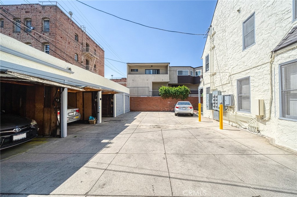 248 S Hobart