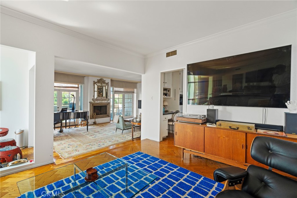 370 S Elm 2