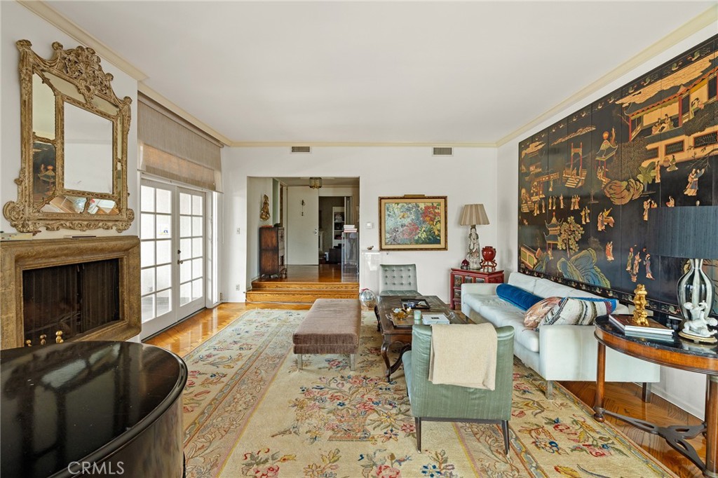 370 S Elm 2