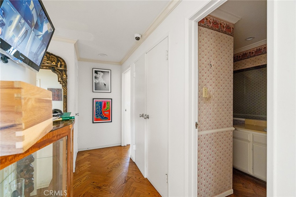 370 S Elm 2