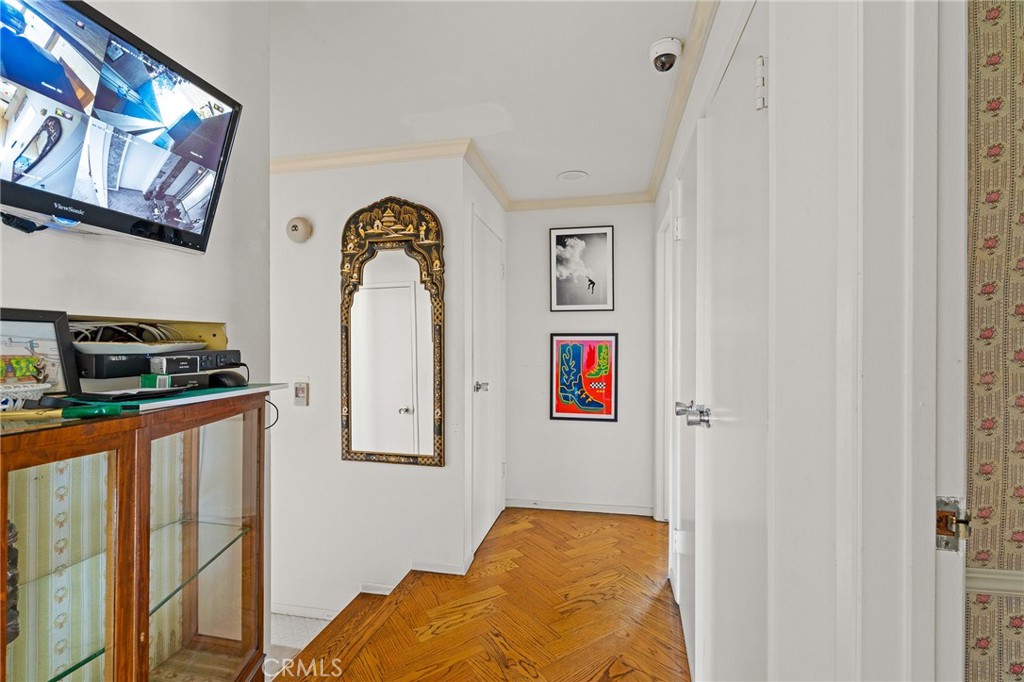 370 S Elm 2
