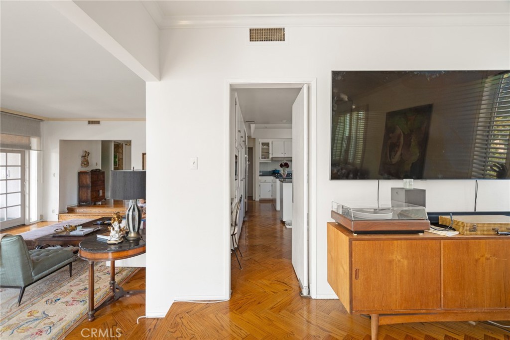 370 S Elm 2