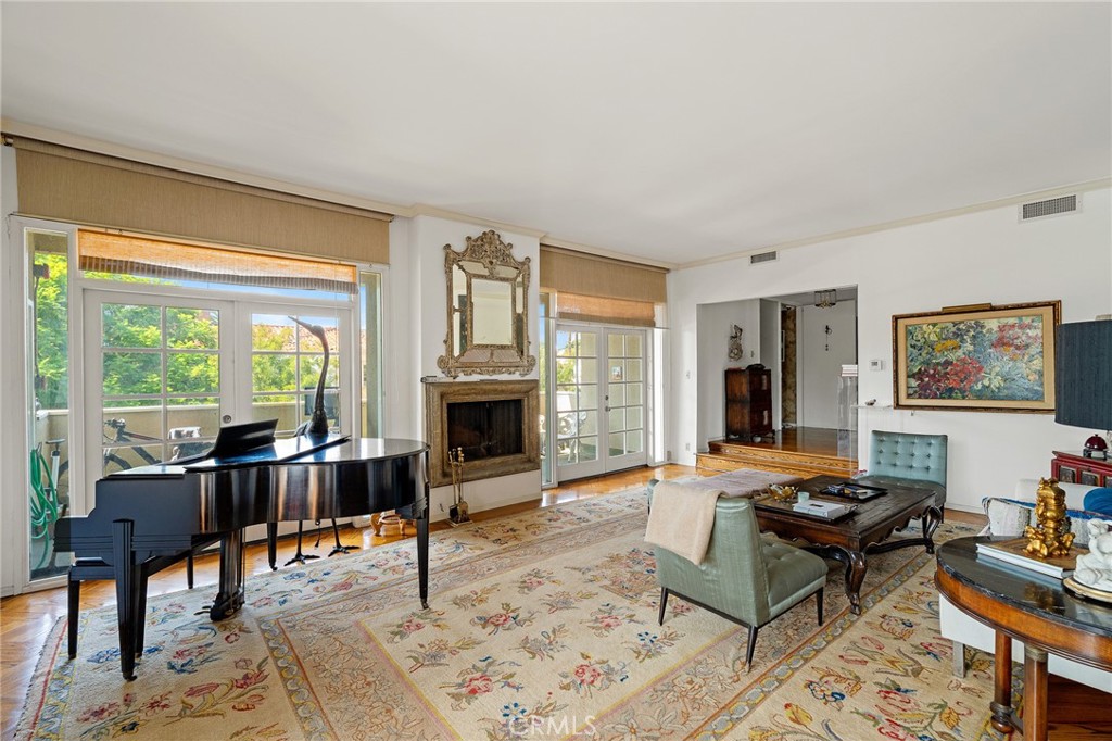 370 S Elm 2