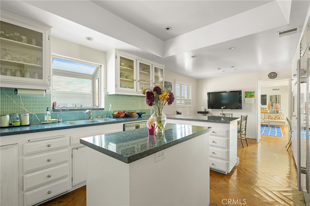 370 S Elm 2