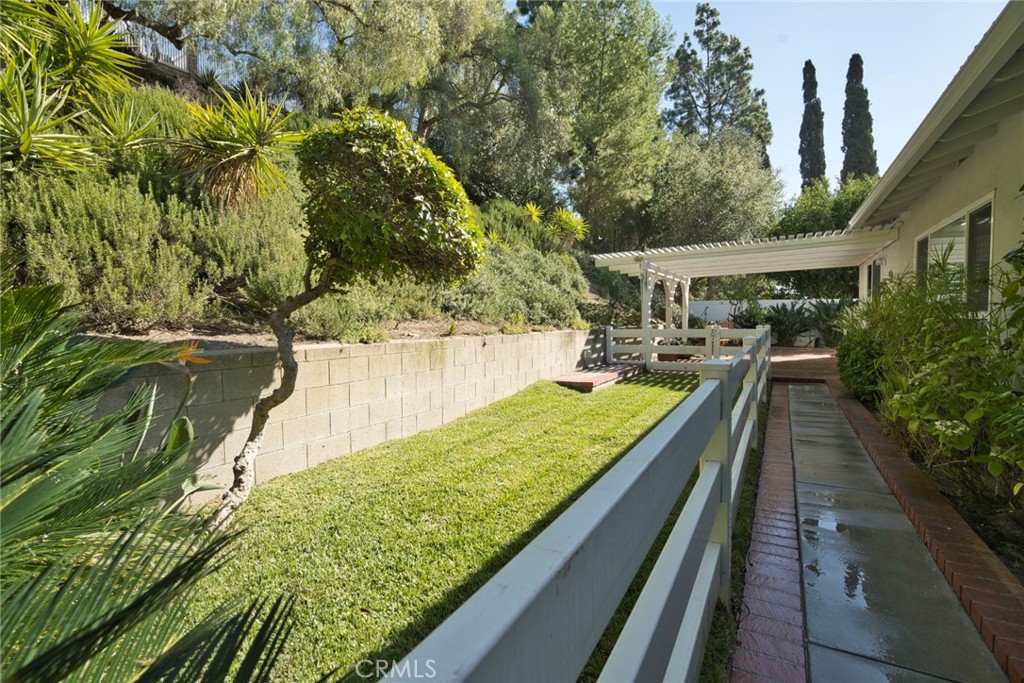 2240 Camino Centroloma