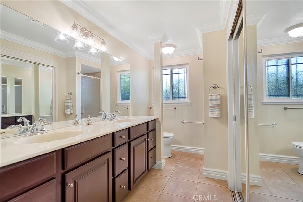 2240 Camino Centroloma