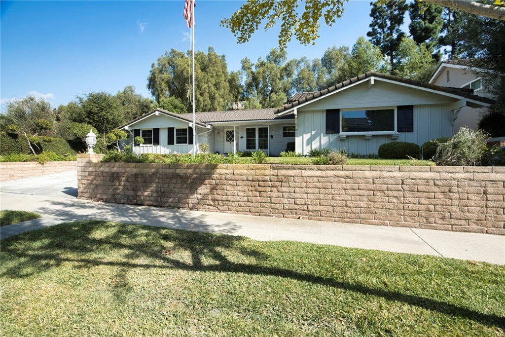 2240 Camino Centroloma