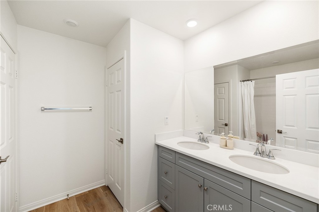 3906 E Coronado Privado