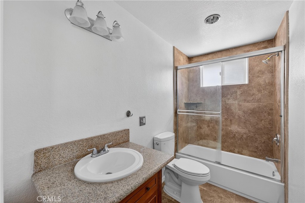 8720 Villa