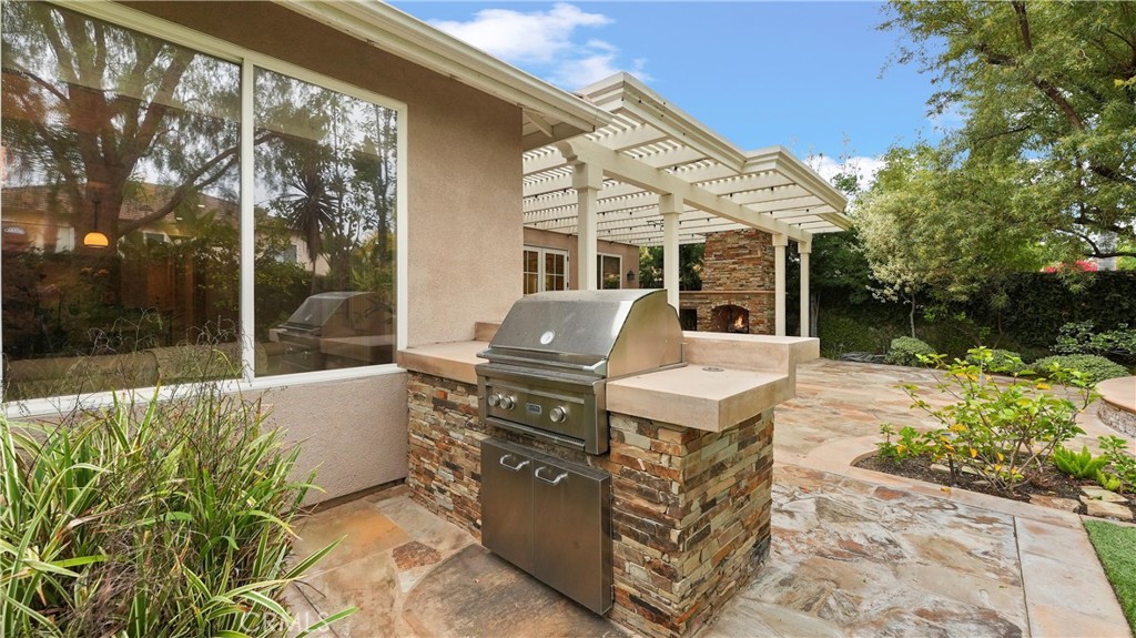 3016 Clearwood Court