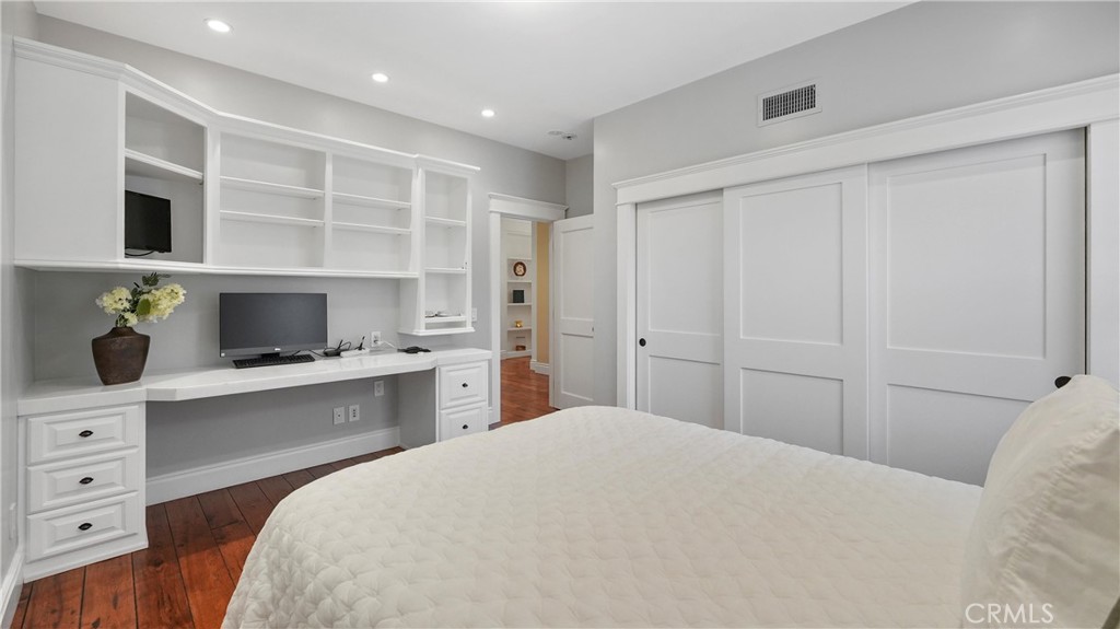 3016 Clearwood Court