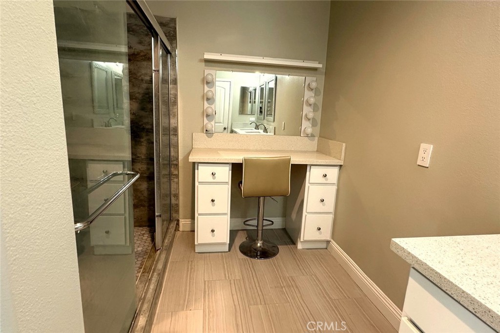 385 W Mountain Holly