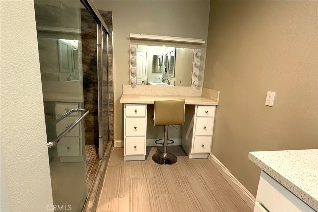 385 W Mountain Holly