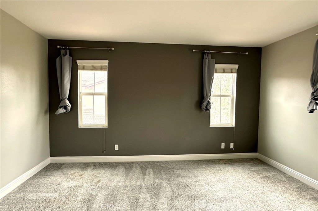 385 W Mountain Holly