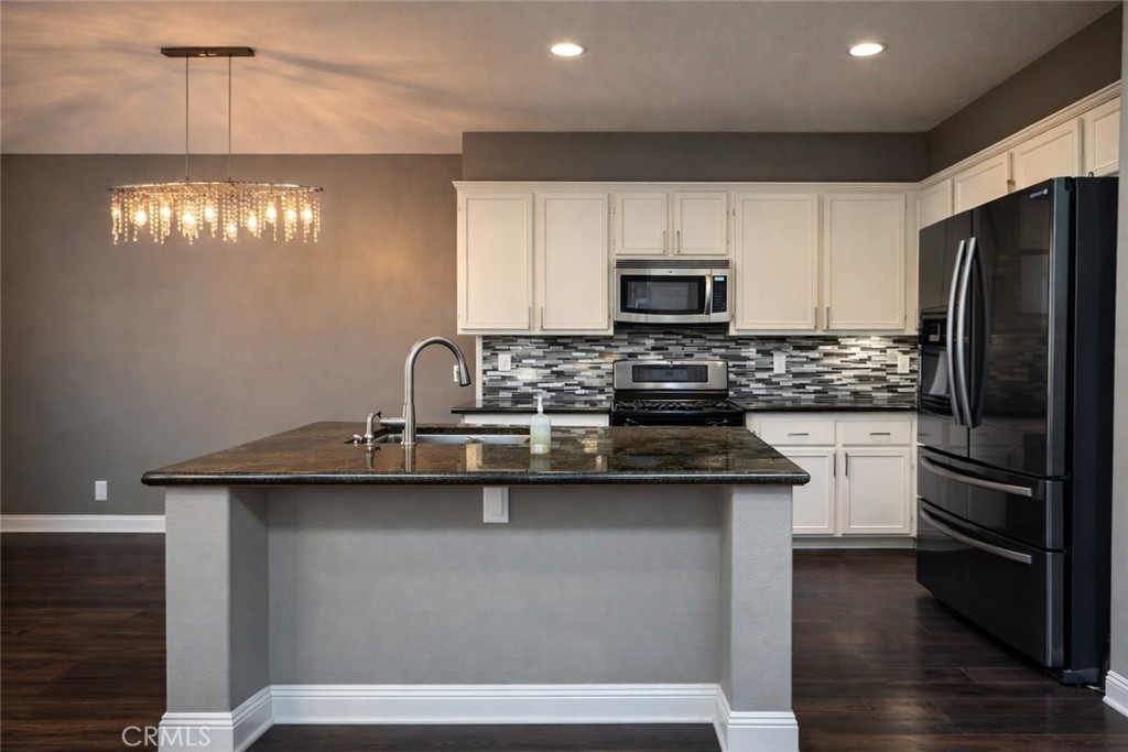 385 W Mountain Holly