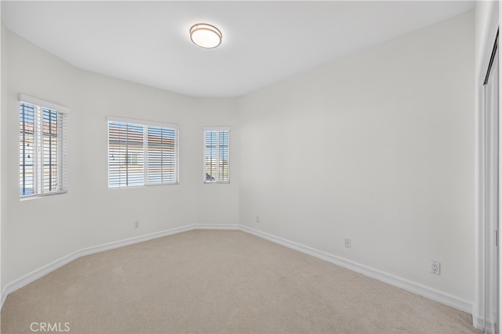 4279 W 190th