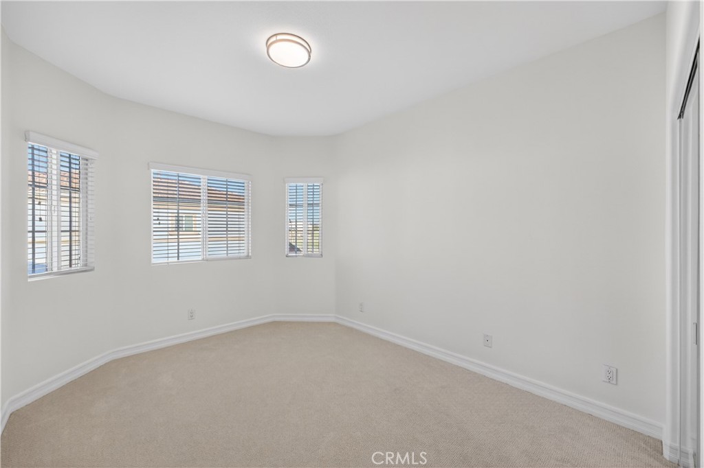 4279 W 190th
