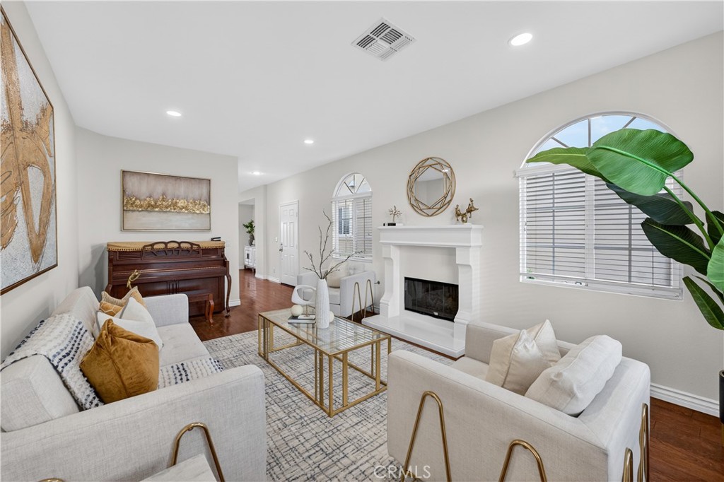 4279 W 190th