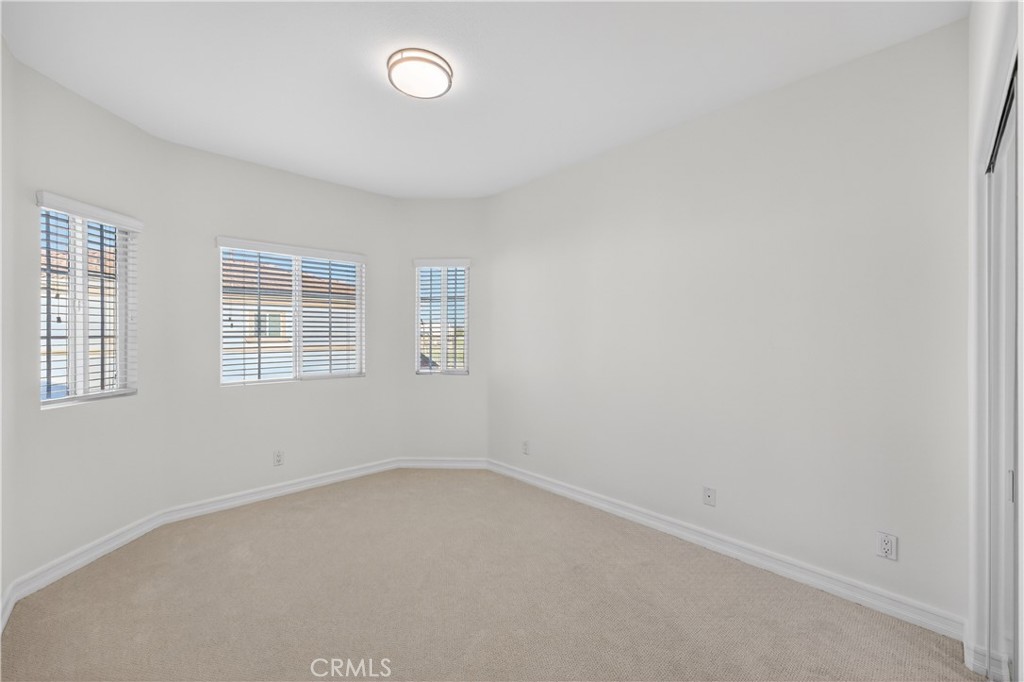 4279 W 190th