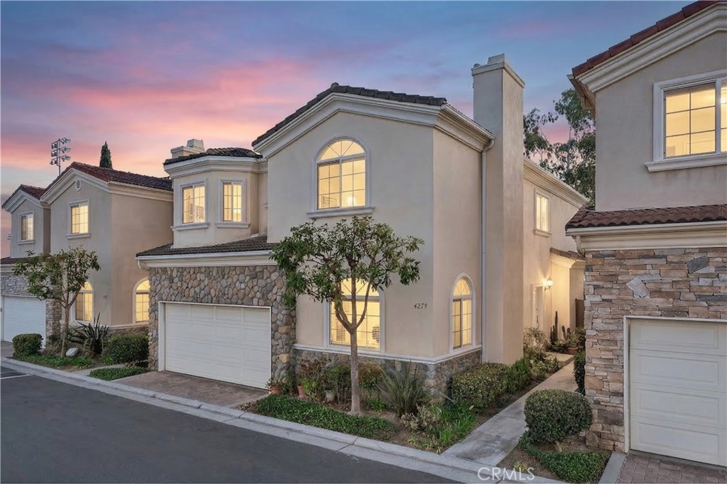 4279 W 190th