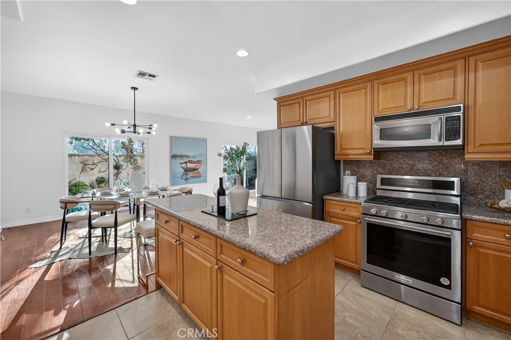 4279 W 190th