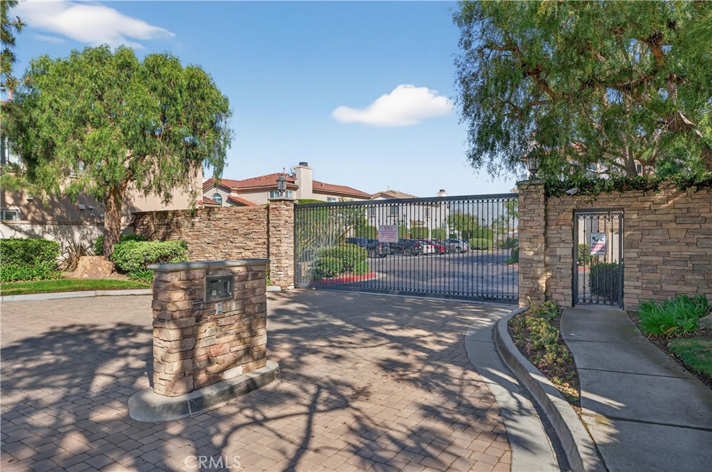 4279 W 190th