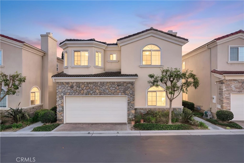 4279 W 190th