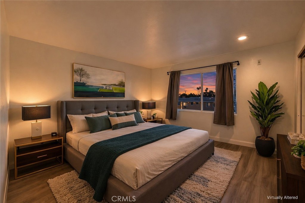 400 N Acacia