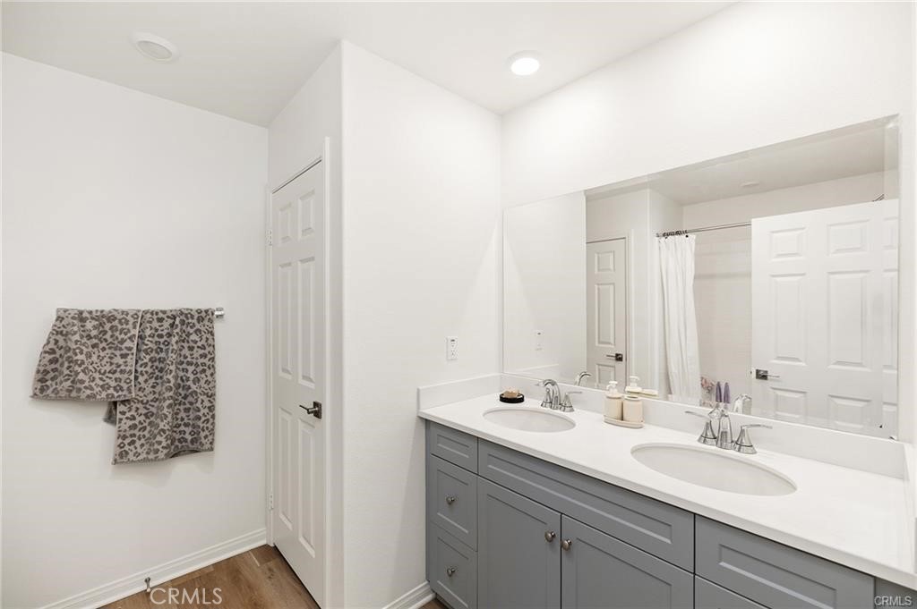 3906 E Coronado Privado