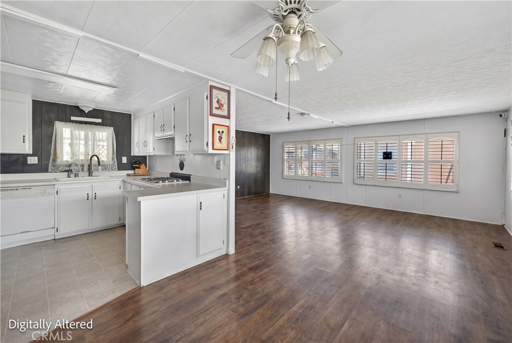 15621 Beach Blvd Spc 127